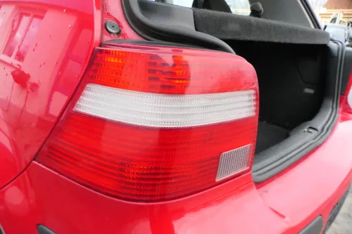 VW Golf 4 Limousine Stoßstange hinten Heckstoßstange Stoßfänger rot LY3D (178895)