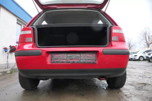 VW Golf 4 Limousine Stoßstange hinten Heckstoßstange Stoßfänger rot LY3D