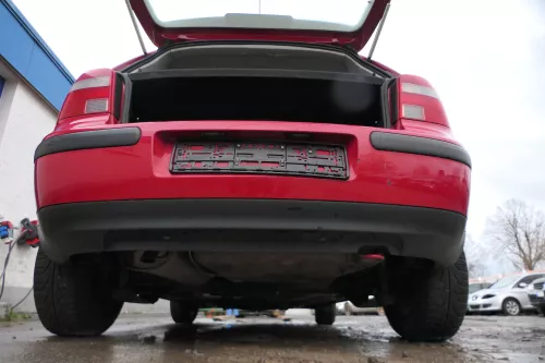 VW Golf 4 Limousine Stoßstange hinten Heckstoßstange Stoßfänger rot LY3D (178895)