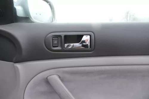 1x Passat 3B 3BG Türverkleidung Verkleidung Tür vorne rechts - grau Griff Öffner (178915)