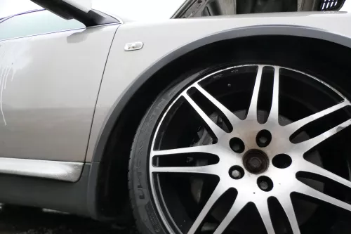 Audi A6 4Z Allroad Kotflügel vorne rechts grau + Leiste (179256)