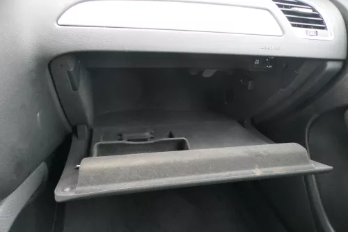 Audi A4 8K B8 Handschuhfach Griff Deckel Klappe schwarz soul (179348)