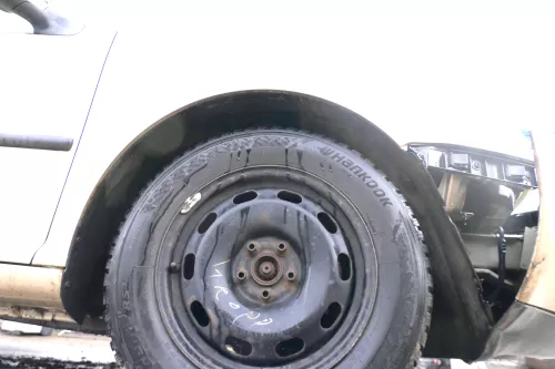 VW Golf 4 Kotflügel vorne rechts gold gelb LA1W (179441)