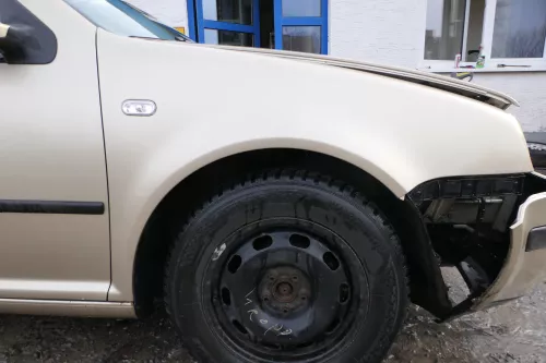 VW Golf 4 Kotflügel vorne rechts gold gelb LA1W