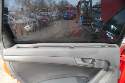 4x A3 8P Türverkleidung vorn links+ rechts 4/5-Türer Leder schwarz Sonnenrollo (179480)