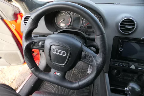 A3 8P Lederlenkrad Leder 3 Speichen schwarz S-line Multifunktion Tiptronic flach (179489)