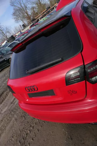Audi A3 8P 4/5-Türer Heckklappe Klappe hinten rot LY3J Spoiler Scheibe (179495)