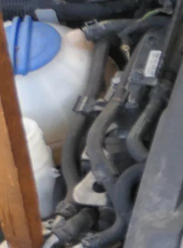 Golf 6 A3 8P 2,0 TDI Leitung Leitungen Kraftstoffleitung Rohre Rohr 1K0130295AH