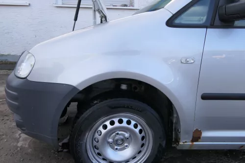 VW Caddy 2K Kotflügel vorne links silber LA7W 2K0821021 bis ca.AnfanBj.2011