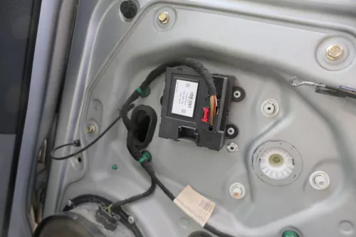 VW Caddy 2k Steuergerät rechts vorne 1k0959792 Türsteuergerät