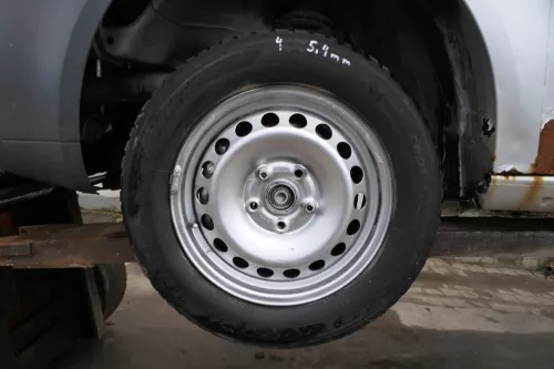 4x Felgen Caddy 2K 195/65 R15 Winterreifen Felge 6jx15H2 ET47 Reifen 6-7mm (179725)