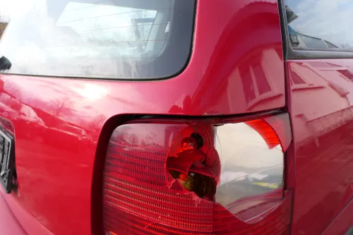 VW Passat 3B Kombi Variant Heckklappe Klappe hinten mit Scheibe rot LY3D (179880)