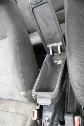 VW Passat 3B Mittelarmlehne Armlehne Lehne Mitte Original schwarz (179886)