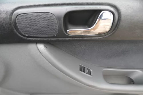 1x A3 8L Türverkleidung Verkleidung Tür vorne rechts 2/3-Türer schiefer / onyx (179909)