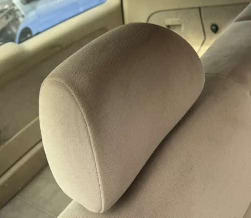 1x VW Golf 4 Bora Kopfstütze vorne oder hinten vorn beige Hellbeige (besch)