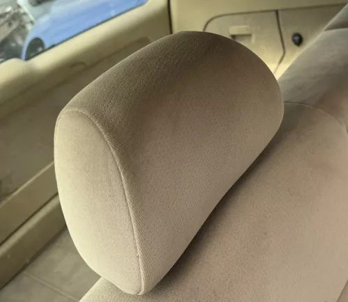 1x VW Golf 4 Bora Kopfstütze vorne oder hinten vorn beige Hellbeige (besch)