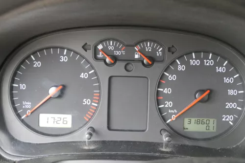 VW Golf 4 Tacho Tachometer Kombiinstrument 318.000km 1J0920801E TDI Diesel