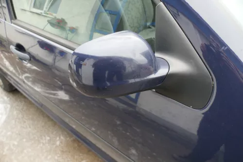 VW Golf 4 Bora manueller Spiegel vorne rechts Außenspiegel blau LA5G (180056)