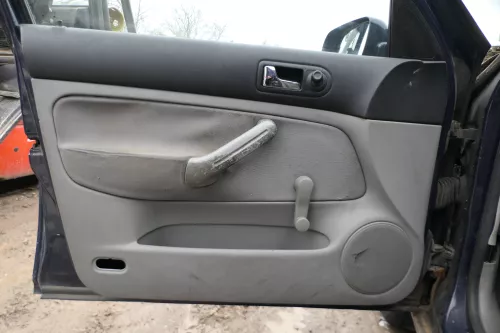 1x Golf 4 Bora Türverkleidung Verkleidung Tür vorne links 4/5-Türer grau