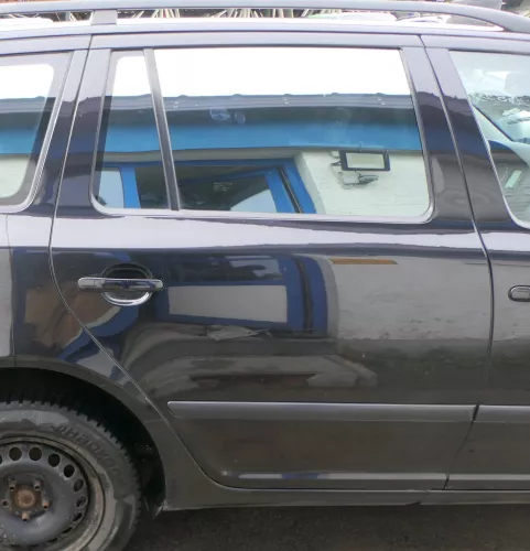 Skoda Octavia 1Z Kombi Tür hinten rechts schwarz LF9R (ohneAnbauteile) (180160)