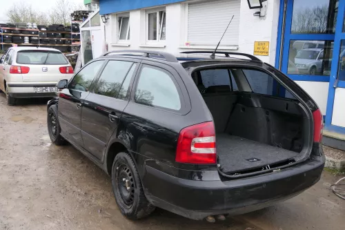 Skoda Octavia 1Z Combi Stoßstange hinten Heckstoßstange schwarz LF9R PDC