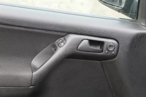 Golf 4 3 1E Cabrio 1E Türverkleidung Verkleidung Tür vorne links schwarz (180222)