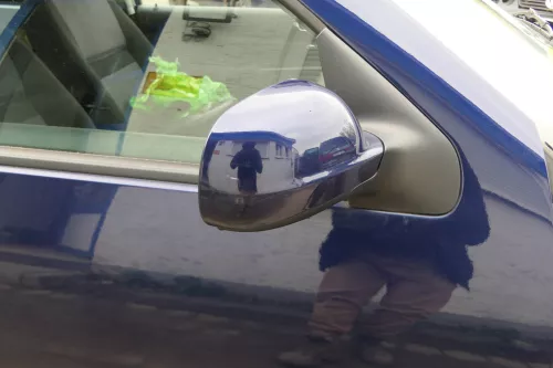 VW Golf 4 Bora elektrischer Spiegel vorne rechts Außenspiegel blau LB5N Glas (180265)