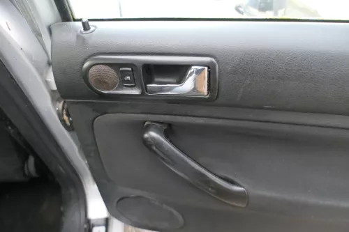 1x VW Golf 4 1J Kombi Türverkleidung Verkleidung Tür hinten rechts schwarz (180303)