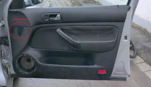 1x Golf 4 Bora Türverkleidung Verkleidung Tür vorne rechts 4/5-Türer Griff schwa