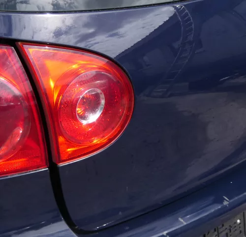 VW Golf 5 V Heckklappe hinten Kofferraumklappe mit Scheibe blau LA5G (180322)