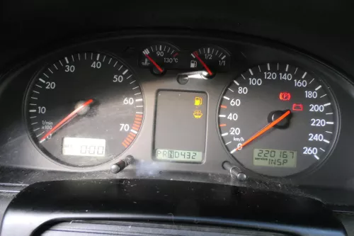 Passa 3B Tacho Tachometer Kombiinstrument 369.000km 3B09198601C Automatik Benzin
