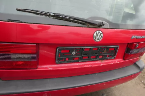 Passat 3A 35i Kombi Variant Heckklappe Klappe Kofferraumklappe rot LY3D Scheibe (180451)