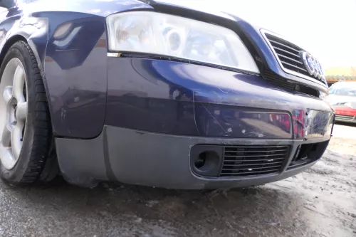 Audi A6 4B Frontstoßstange Stoßstange vorn vorne Stoßfänger blau LZ5T - RISS ! (180524)