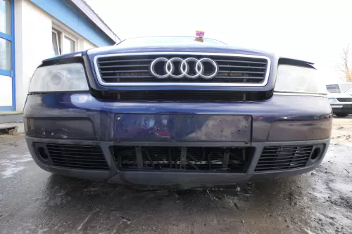 Audi A6 4B Frontstoßstange Stoßstange vorn vorne Stoßfänger blau LZ5T - RISS !