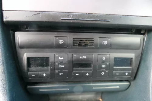 Audi A6 4B Aschenbecher vorne 4B0857951AL / AK grün lago (180535)