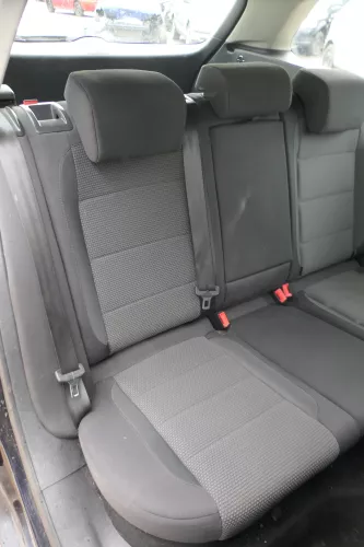 Golf 6 5K Kombi Sitze hinten Rückbank Rücksitzbank 3 Punkt Gurt Lehne OHNE-Kopfs (180608)