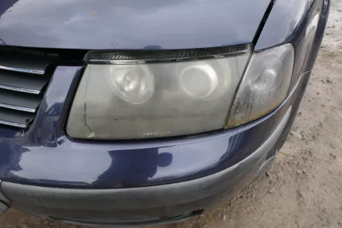 VW Passat 3B Stoßstange vorne Frontstoßstange Stoßfänger blau LN5Y + Grill (180637)