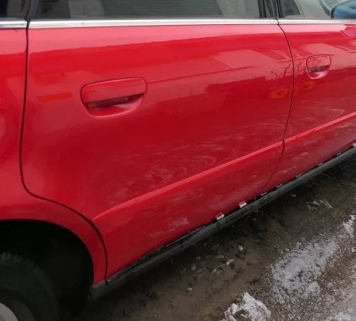 Audi A4 B5 Tür nur Türblatt hinten rechts rot LY3H - Facelift (180696)