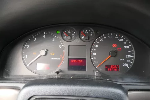 Audi A4 B5 Tachometer Kombiinstrument 287.000 km 8D0920900P Benziner 1.8-2,8