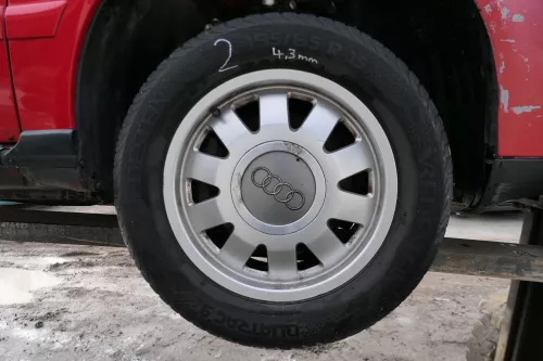 4x A4 B5 A6 4B Alufelgen Felgen 4B0601025N 6jx15H2 ET45 schlechte Reifen origina (180710)