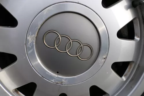 4x A4 B5 A6 4B Alufelgen Felgen 4B0601025N 6jx15H2 ET45 schlechte Reifen origina (180710)