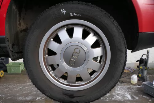 4x A4 B5 A6 4B Alufelgen Felgen 4B0601025N 6jx15H2 ET45 schlechte Reifen origina (180710)