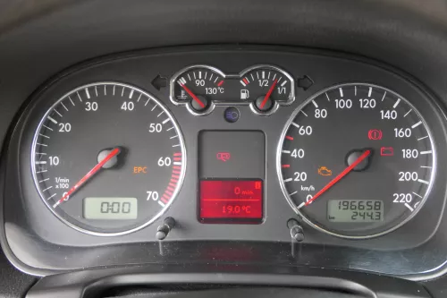 VW Golf 4 Tacho Tachometer Kombiinstrument 196.000km 1J0920826 1,4 16V 75PS 55kw