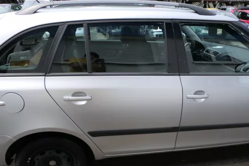 Skoda Fabia 5J Kombi Tür hinten rechts - silber LA7W - ohne Anbauteile