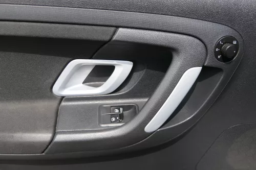 1x Skoda Fabia 5J Stufenheck Türverkleidung Verkleidung Tür vorne links Griff (180765)