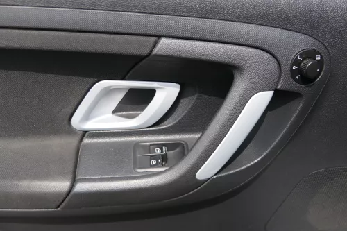 1x Skoda Fabia 5J Stufenheck Türverkleidung Verkleidung Tür vorne links Griff (180765)