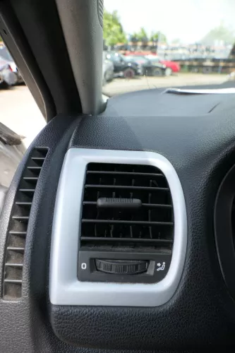 Fabia Roomster 5J Lüftungsdüse Düse Lüftung vorne links 5J0819701C /E 9B9 silber