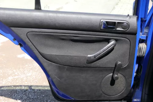 1x VW Golf 4 1J Limousine Türverkleidung Verkleidung Tür hinten links Griff Öffn