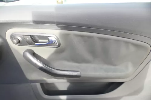 1x Seat Ibiza 6L Türverkleidung Verkleidung Tür vorne rechts 2/3-Türer Griff (180870)