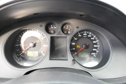 Seat Ibiza 6L Tacho Tachometer Kombiinstrument 196.000km 6L0920801 1,2 47kw 1,4 (180874)